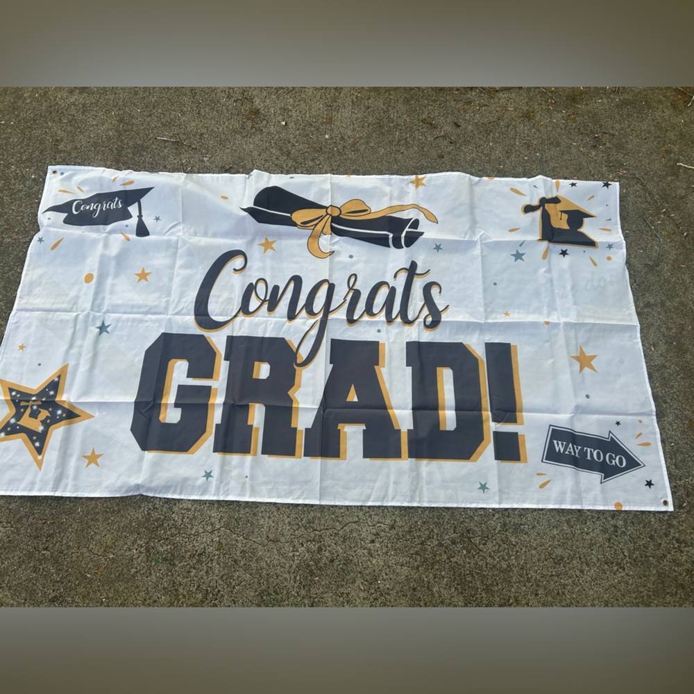 Congrats Grad backdrop, 4 x 7, black and gold
